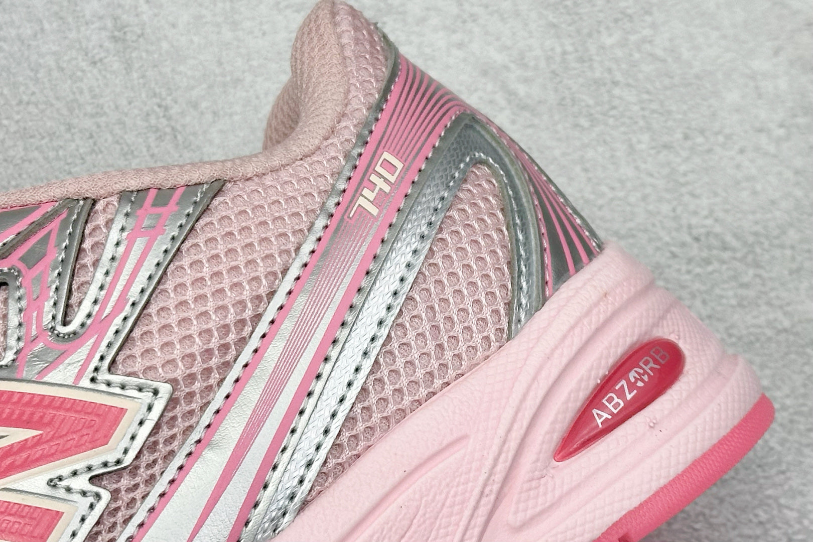 New Balance 740 Rose/Argent