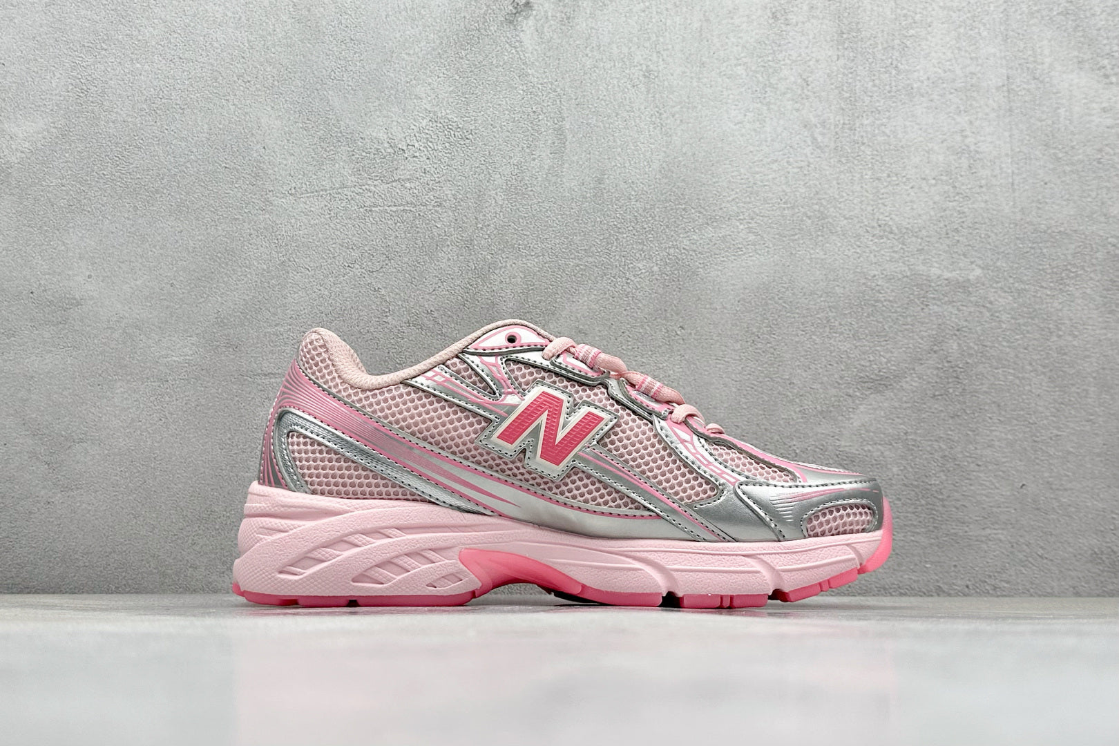 New Balance 740 Rose/Argent