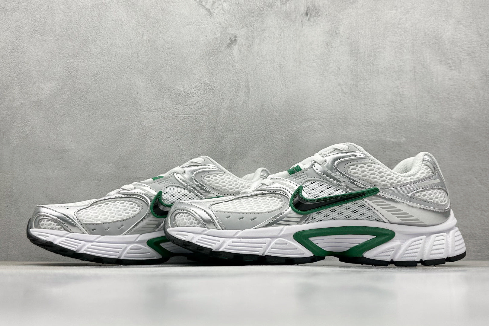 Nike P-6000 Green Metallic Silver