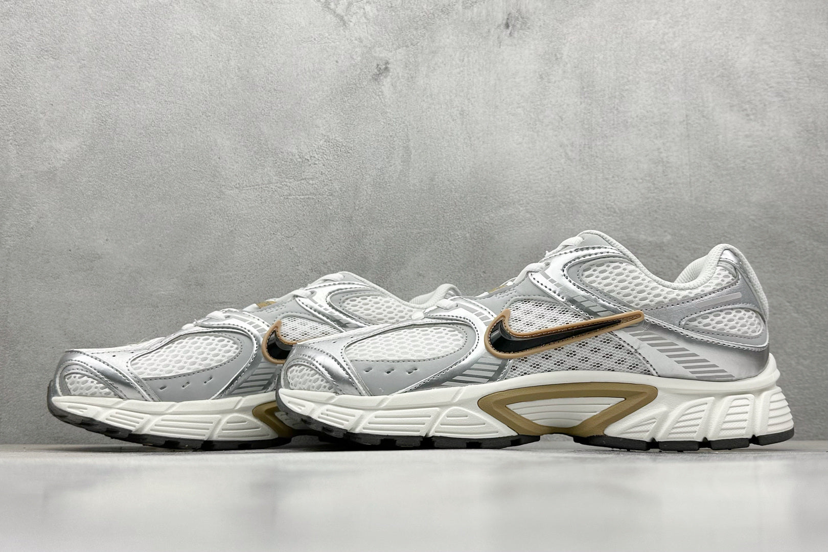 Nike P-6000 Brun Metallic Silver