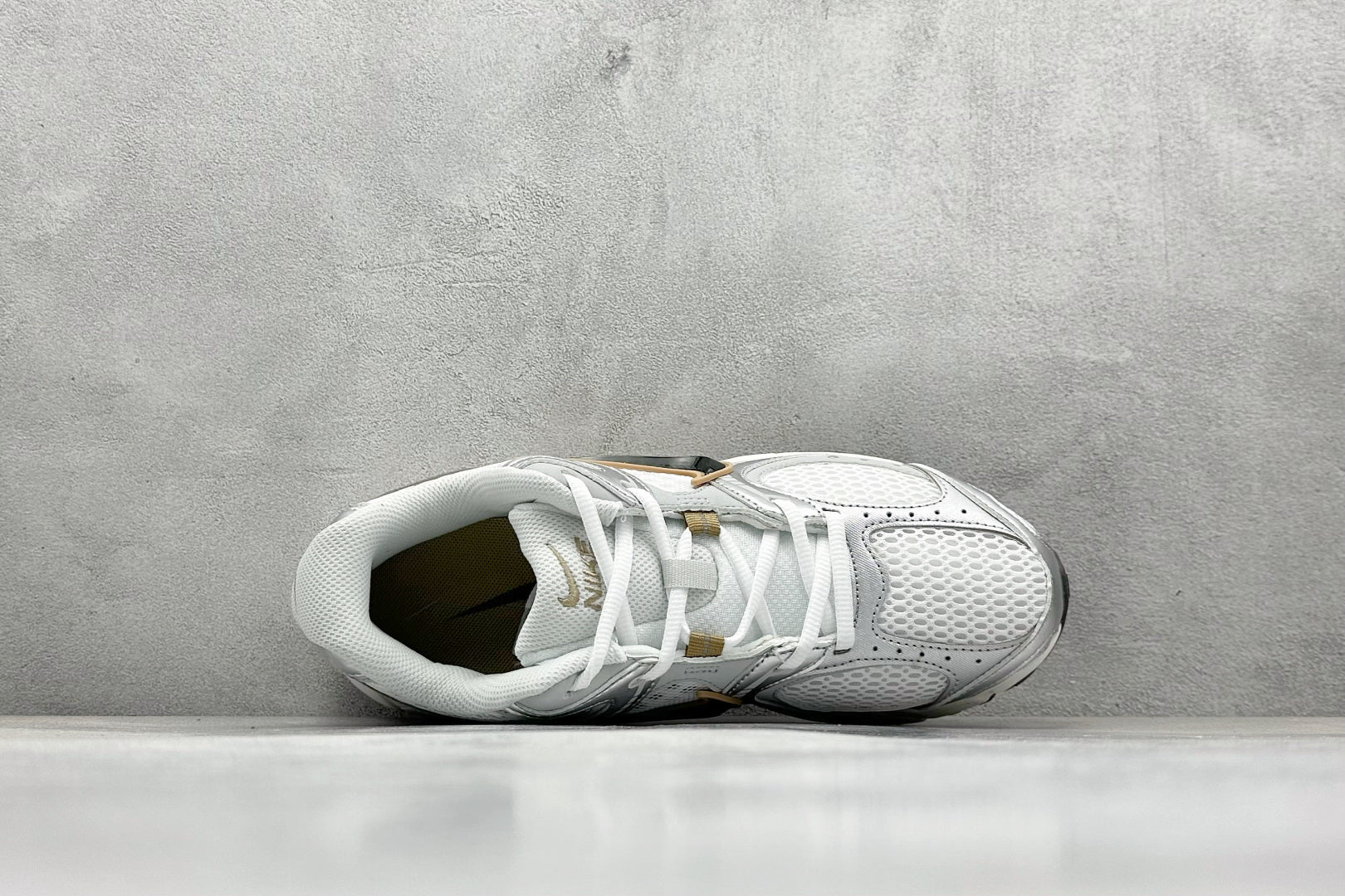 Nike P-6000 Brun Metallic Silver