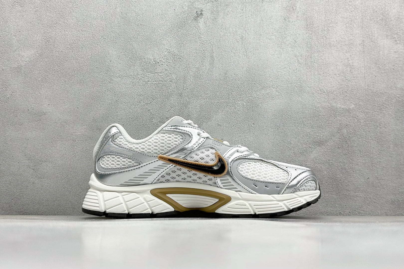 Nike P-6000 Brun Metallic Silver