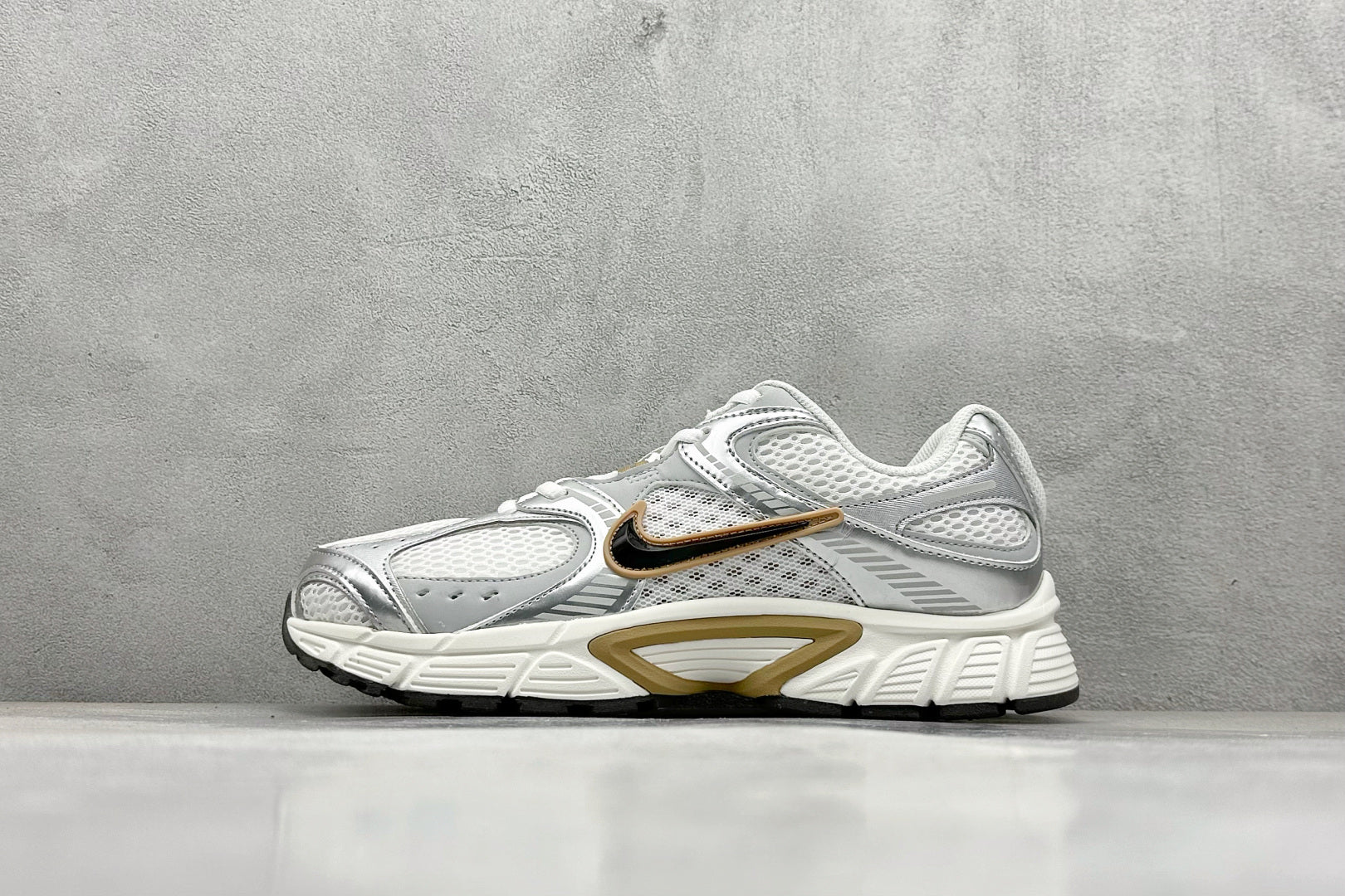 Nike P-6000 Brun Metallic Silver