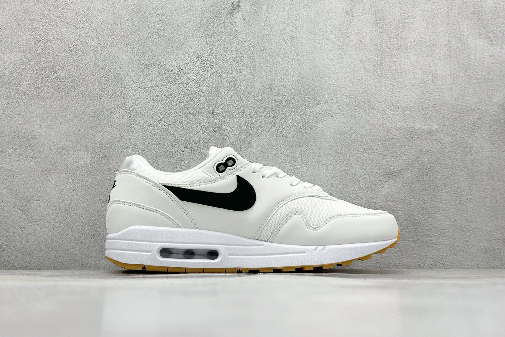Air Max 1 White/Black Gum