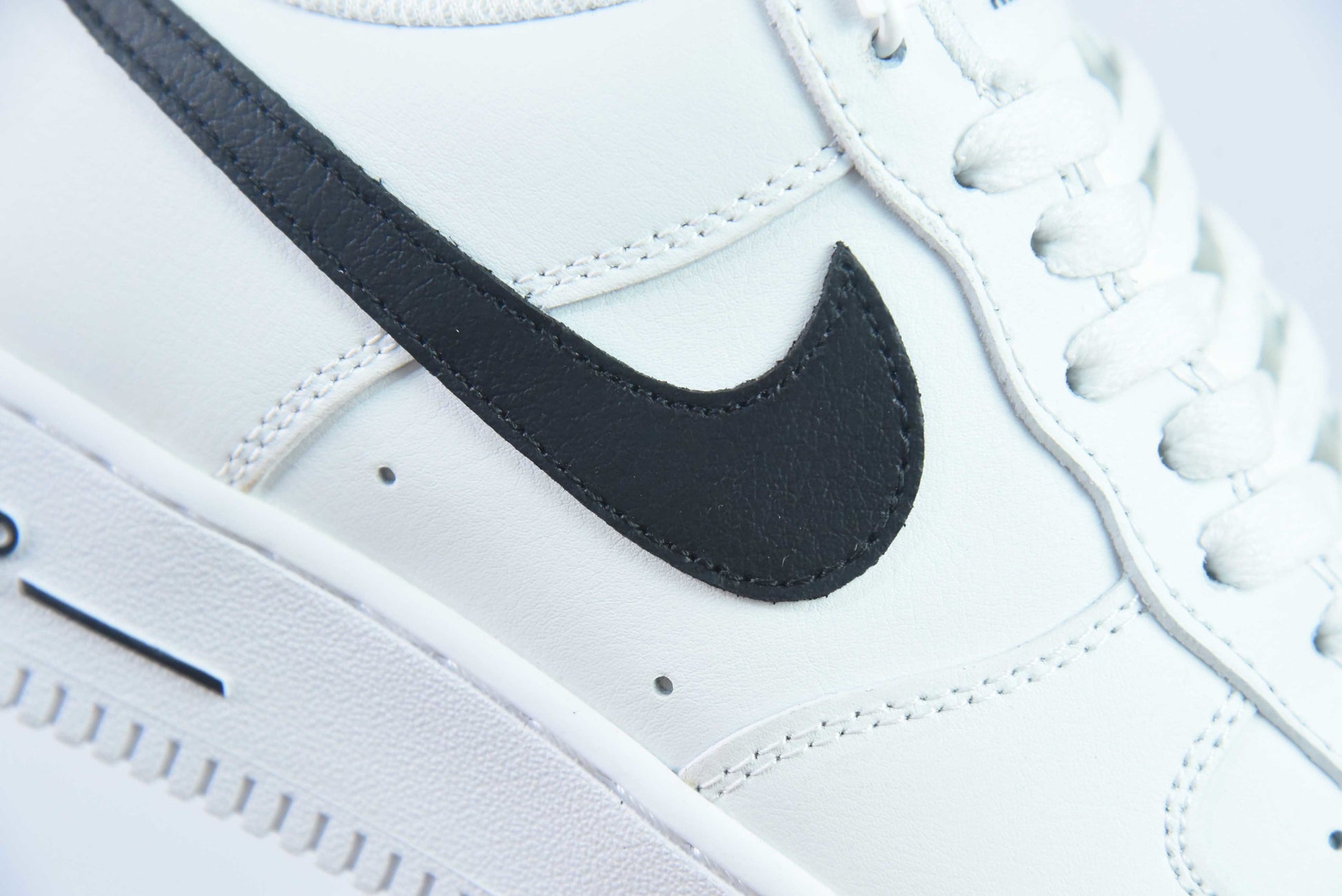 Nike Air Force 1 ’07 Low – White/Black
