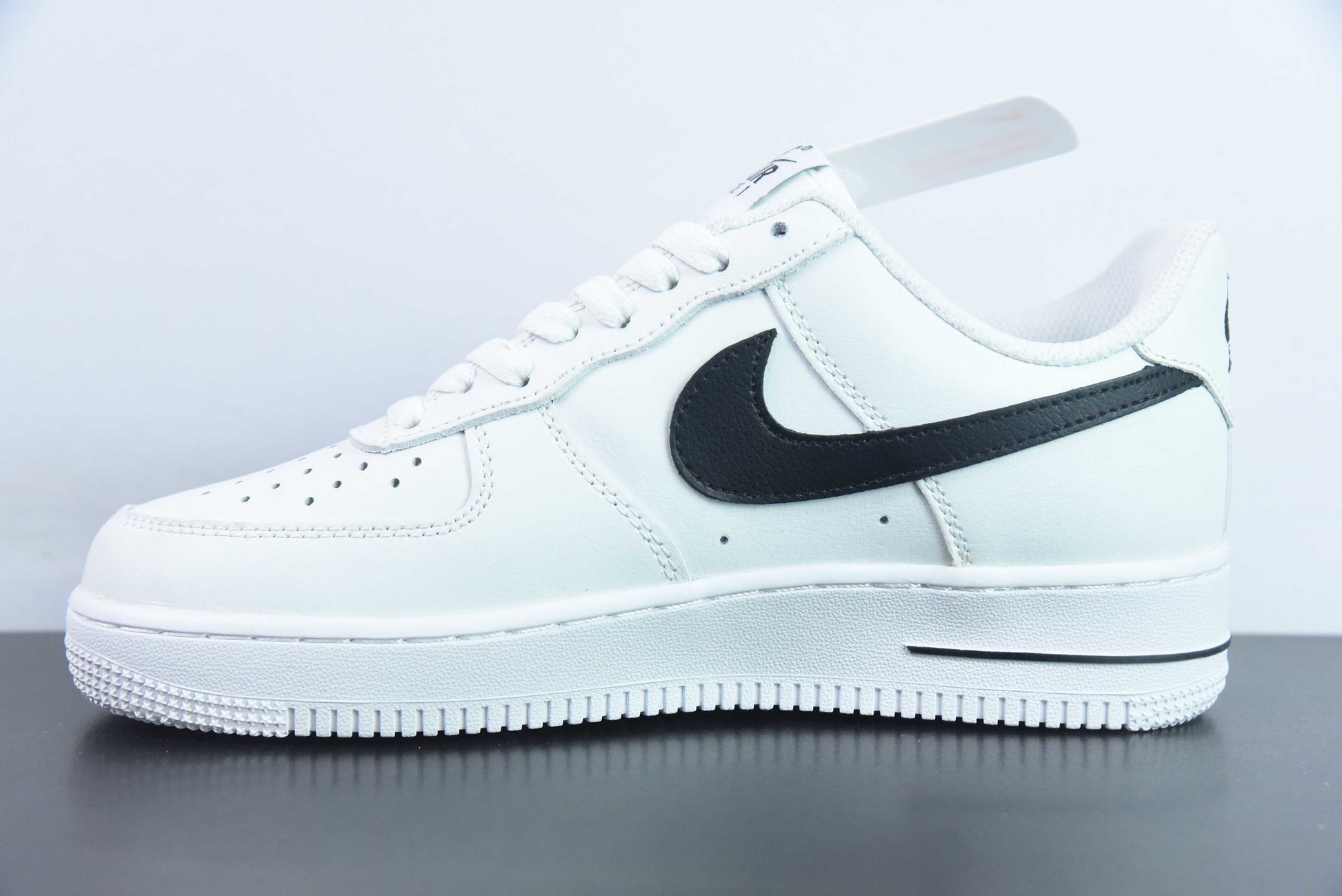 Nike Air Force 1 ’07 Low – White/Black