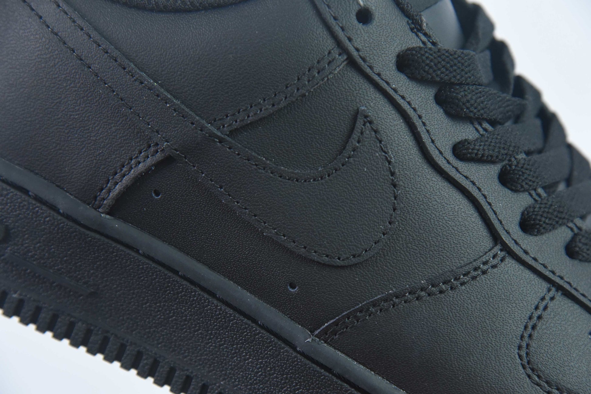 Nike Air Force 1 ’07 Low – Triple Black